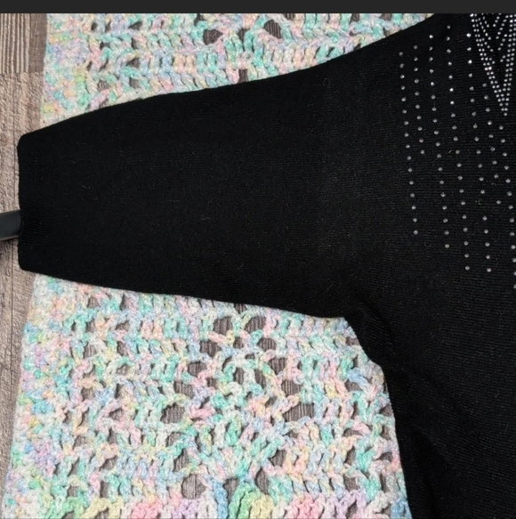 Elegant Black Top with Silver Accents - Picture 3 of 8